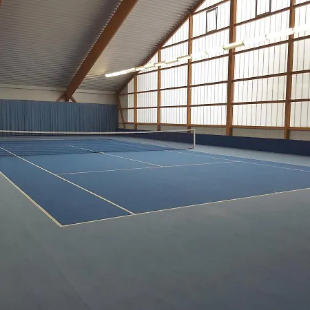Five-bedroom Holiday In Gross Mohrdorf