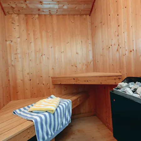 Σπίτι διακοπών Five-bedroom Holiday In *